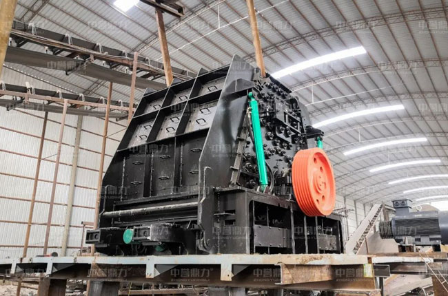 雙腔硬巖破碎機使用現場