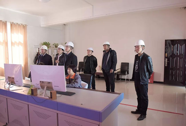 �F���~�ʭh���־��L������һ���W�R���u���������{��