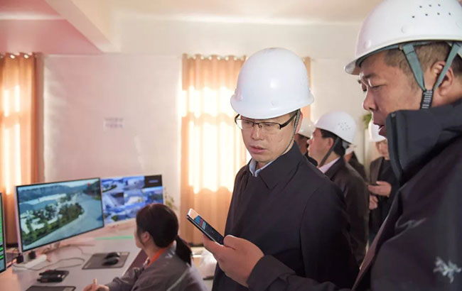 �F���~�ʭh���־��L������һ���W�R���u���������{��