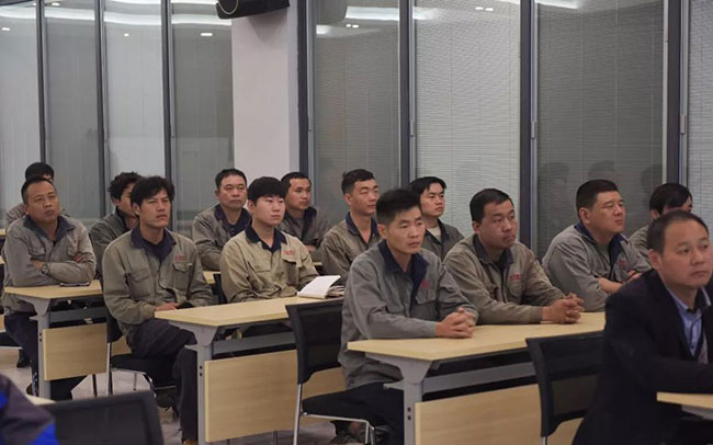 ���u���������b�����޹�˾�M�����������ݾ�