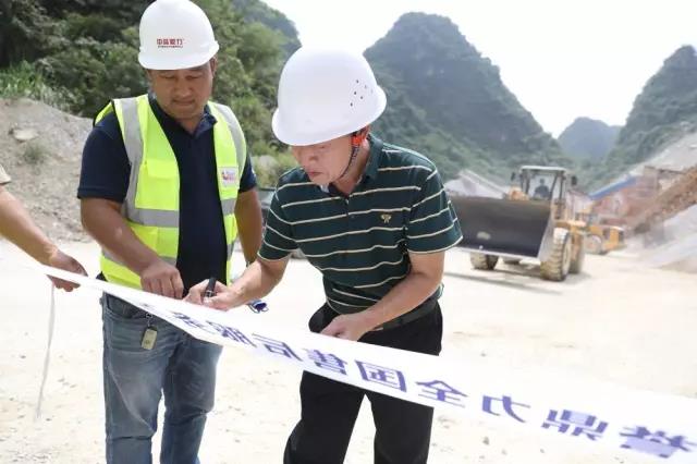 ��ɽ��Ĳ�ʯ��������Ӱ�����}��