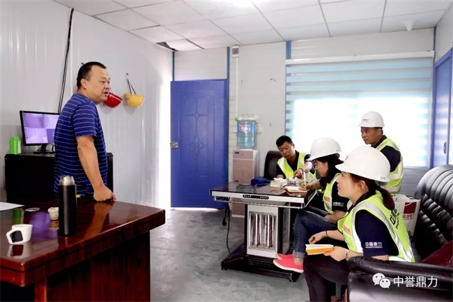 �͑���ͨ�����F��