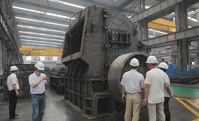 實地參觀中譽鼎力智能化一體生產(chǎn)車間